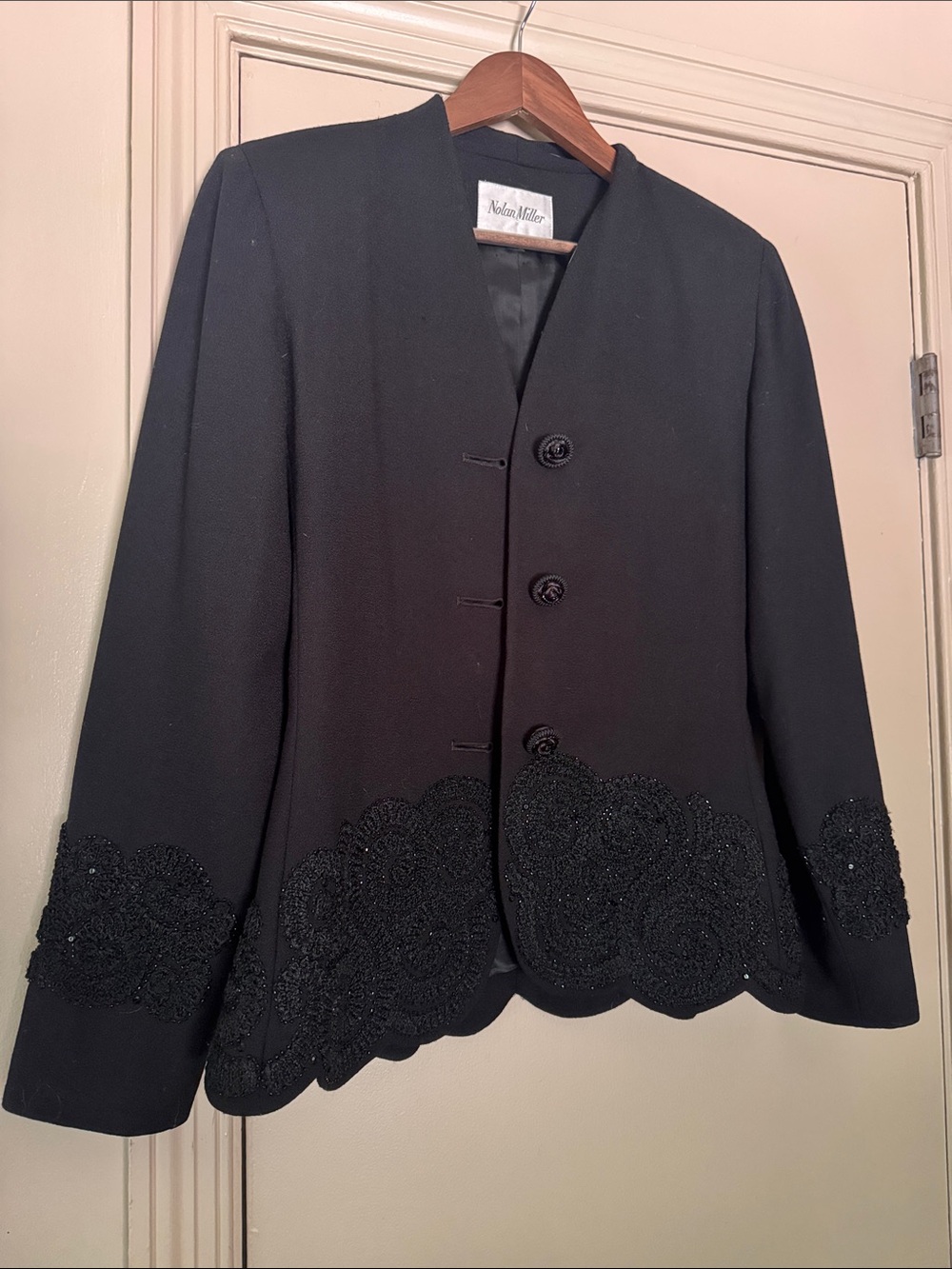 Vintage Nolan Miller 100% wool Black Beaded Scallop Hem Jacket 6